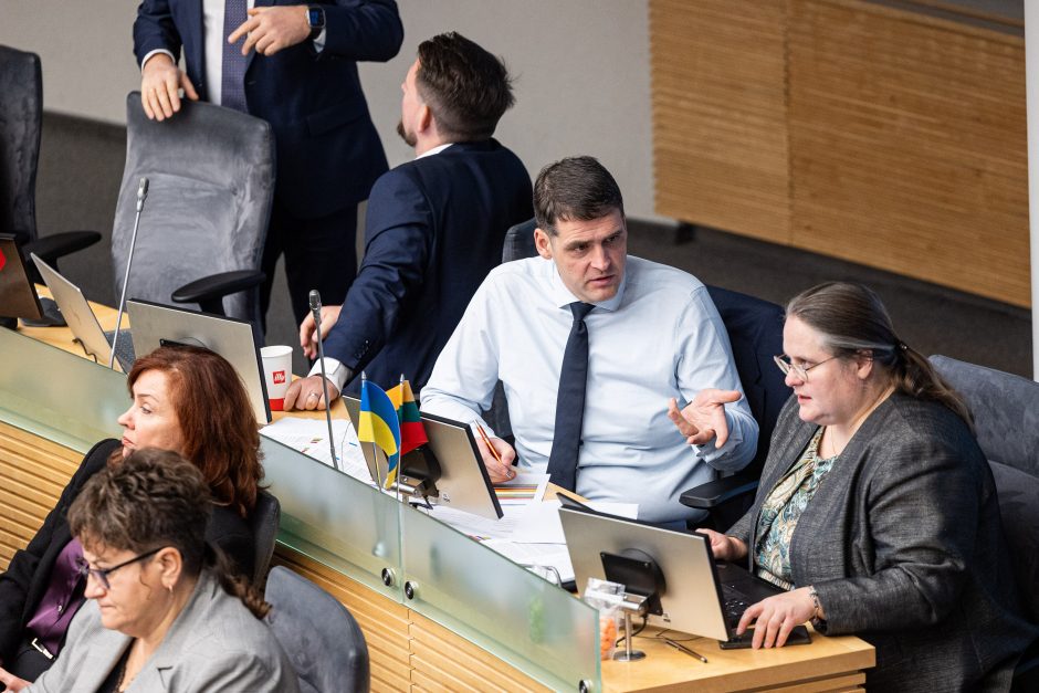 Seimas panaikino R. Žemaitaičio teisinę neliečiamybę