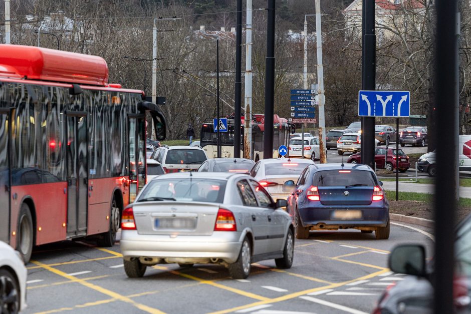 Vilniuje – prieššventinės automobilių spūstys