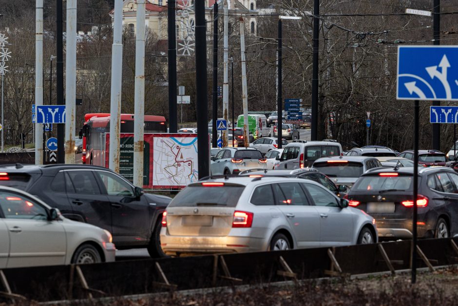 Vilniuje – prieššventinės automobilių spūstys