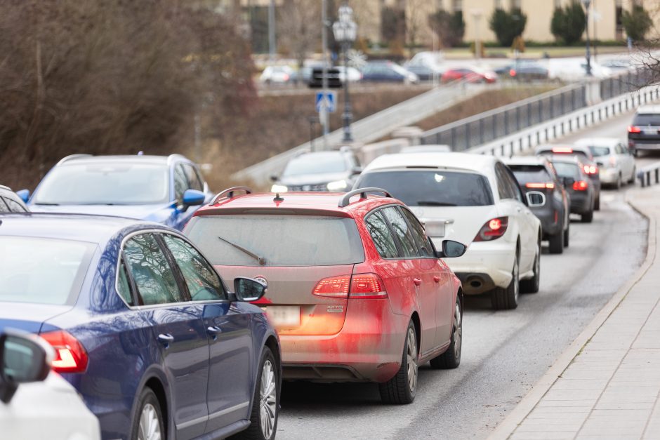 Vilniuje – prieššventinės automobilių spūstys