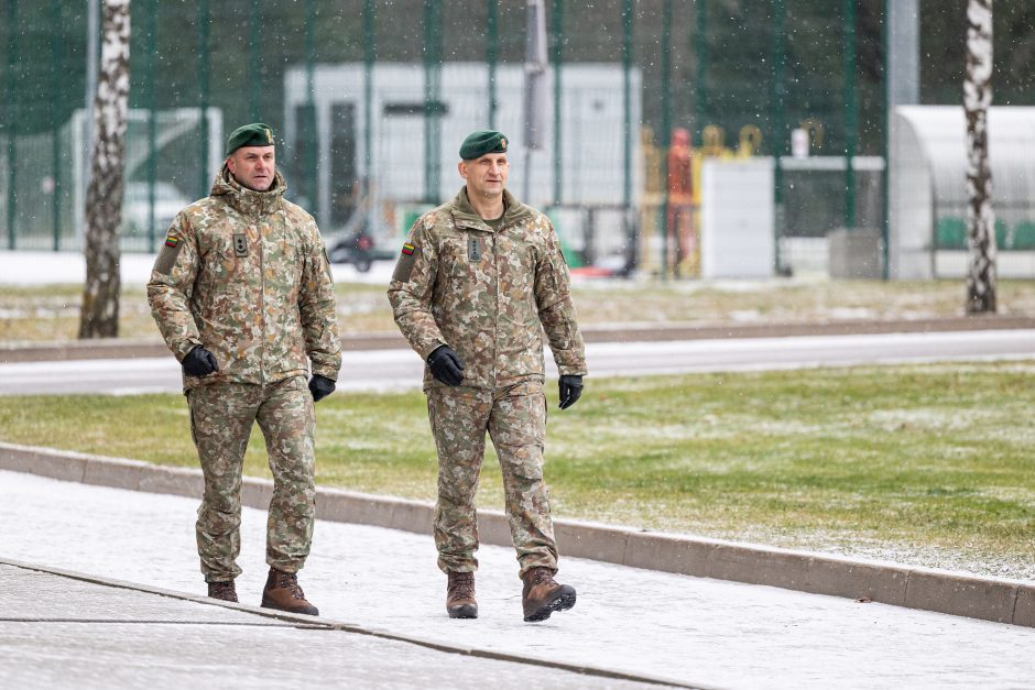 Pagerbti Nepriklausomybės kovose žuvę kariai: atidengta atminimo lenta