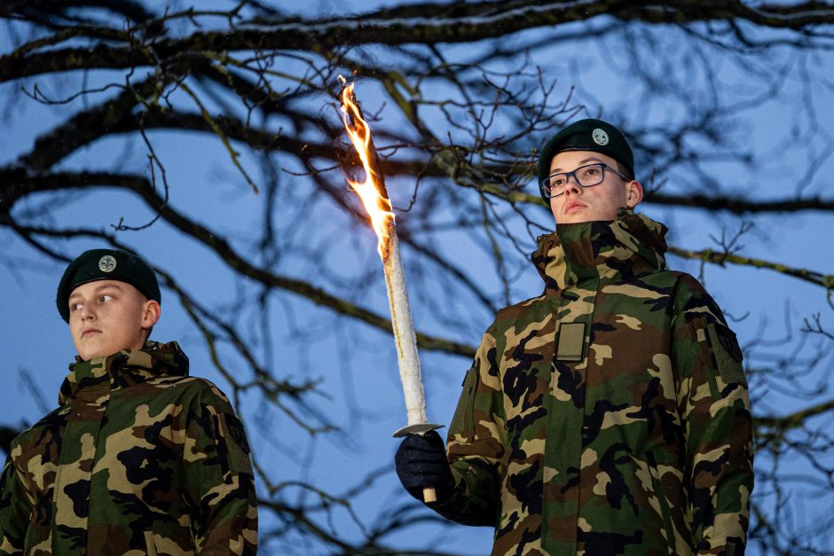 Atminimo laužų uždegimo ceremonija prie Vilniaus televizijos bokšto