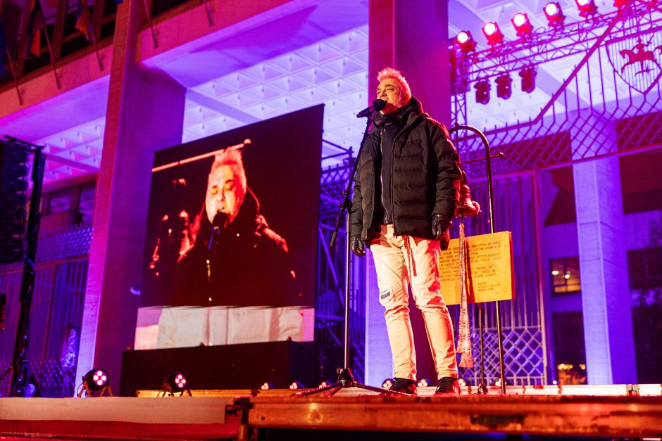 Atminimo laužų uždegimo ceremonija Vilniuje, Nepriklausomybės aikštėje