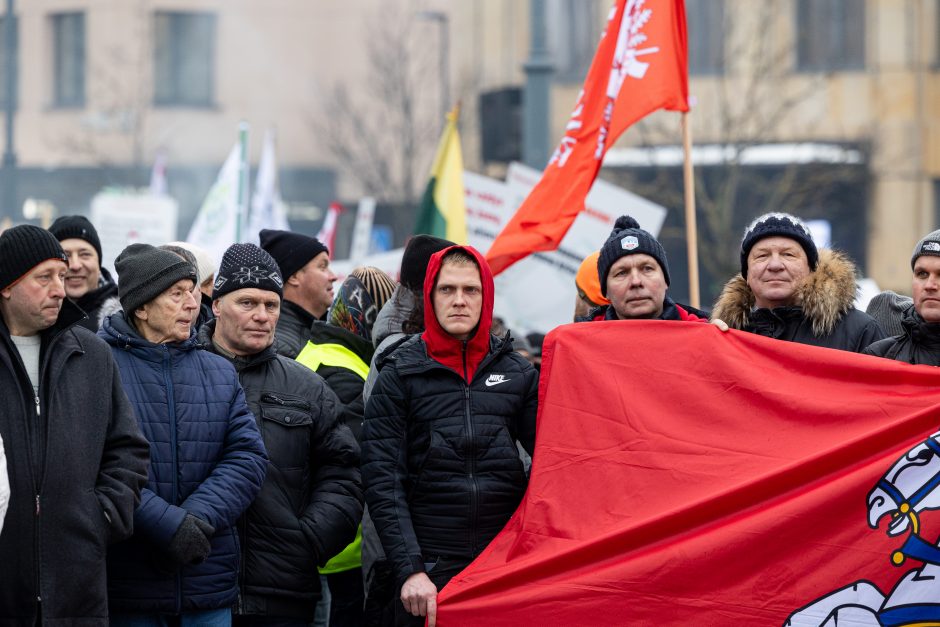 Po K. Navicko pasisakymo žemdirbiai ėmė skanduoti: „Gėda! Gėda!“