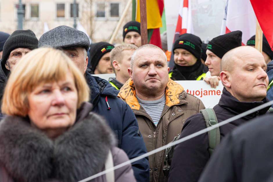 Po K. Navicko pasisakymo žemdirbiai ėmė skanduoti: „Gėda! Gėda!“