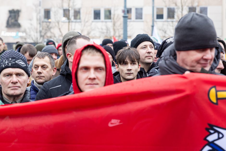 Po K. Navicko pasisakymo žemdirbiai ėmė skanduoti: „Gėda! Gėda!“