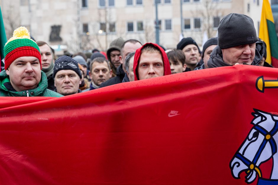 Po K. Navicko pasisakymo žemdirbiai ėmė skanduoti: „Gėda! Gėda!“