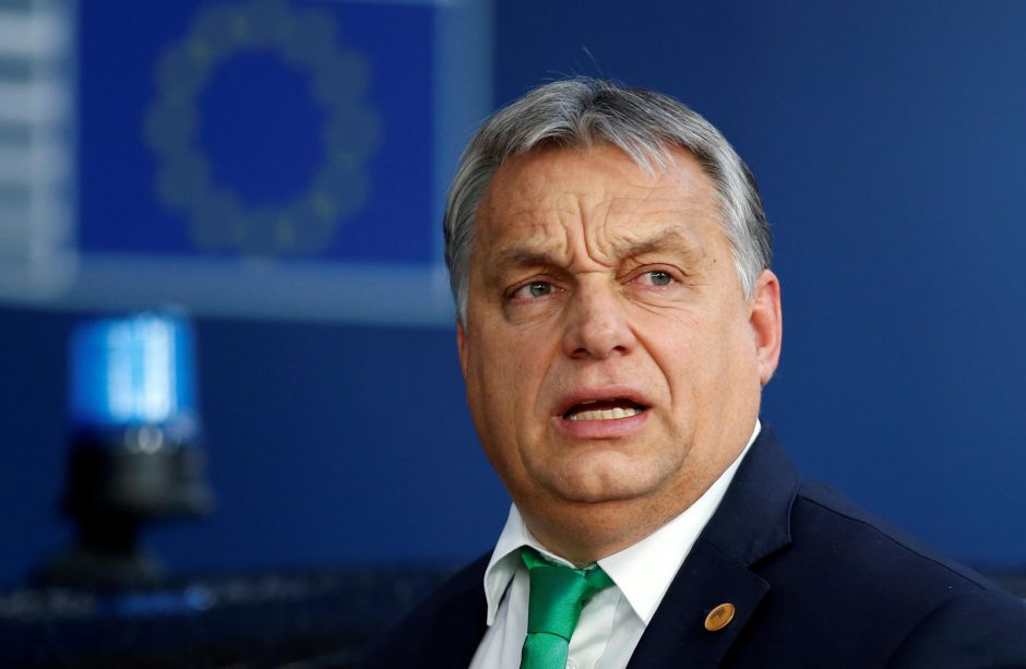 Vengrija įvedė nepaprastąją padėtį dėl karo Ukrainoje