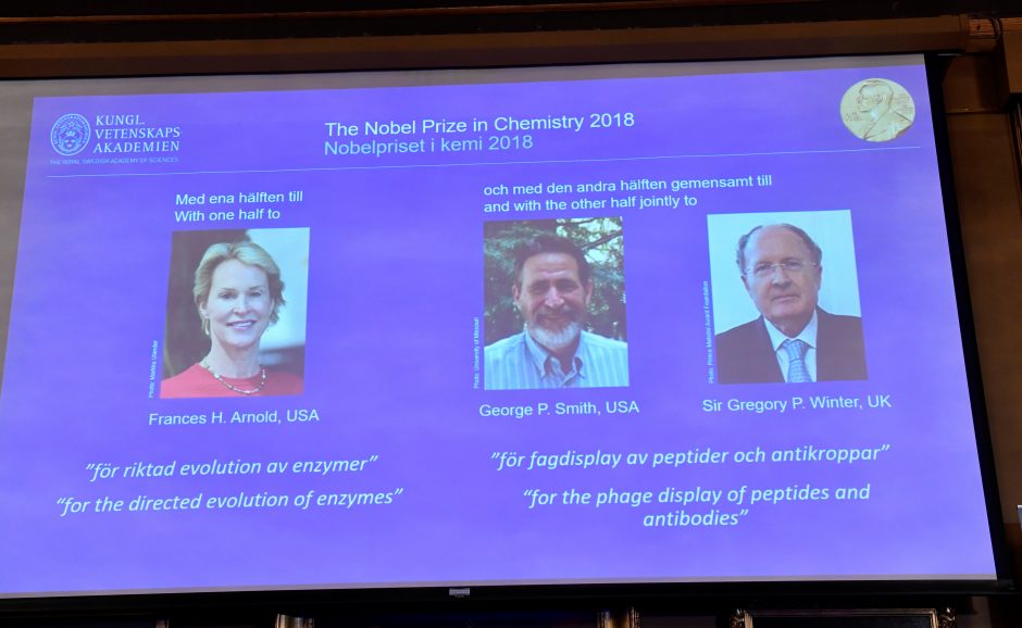 Nobelio chemijos premija atiteko dviem amerikiečiams ir britui
