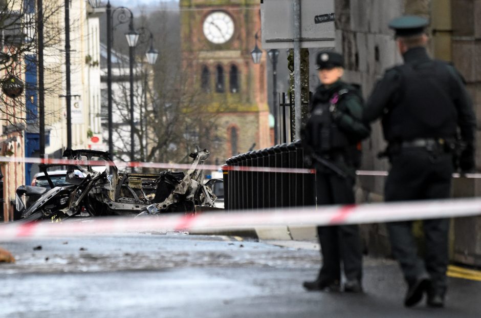 Šiaurės Airijoje prie teismo rūmų sprogo automobilyje padėta bomba