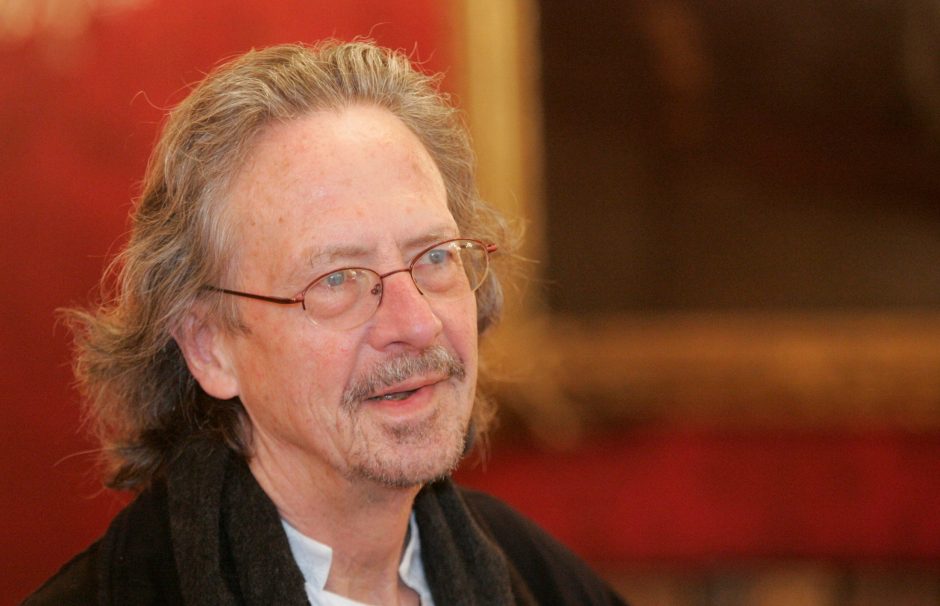 Nobelio literatūros premiją pelnė O. Tokarczuk ir P. Handke