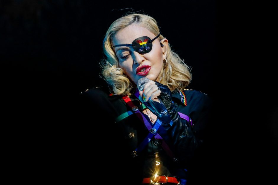 Popžvaigždė Madonna atšaukia vis daugiau koncertų