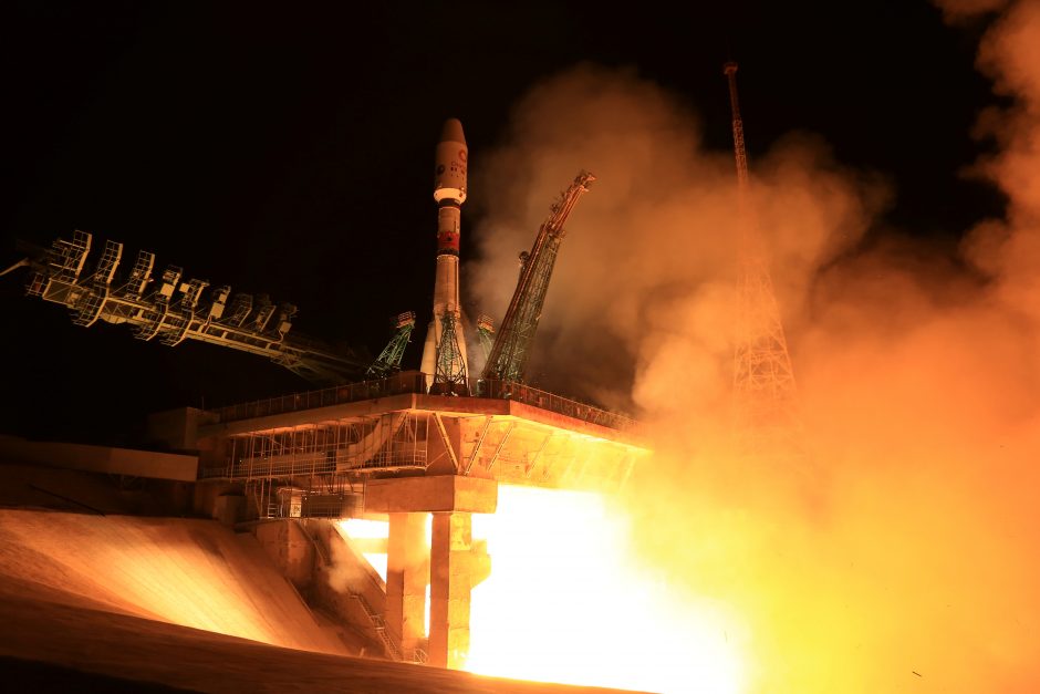 Rusų raketa „Sojuz“ iškėlė 34 naujus JK palydovus