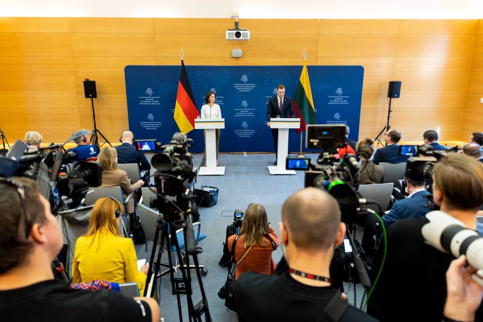 A. Baerbock: Vokietija pasirengusi  iš esmės prisidėti steigiant NATO brigadą Lietuvoje