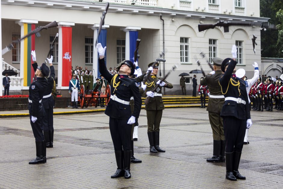 Valstybės vėliavų pakėlimo ceremonija