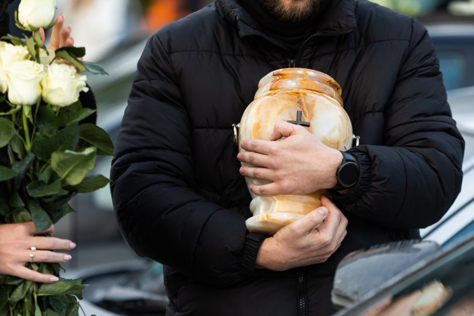 Legendinis dainininkas V. Malinauskas išlydėtas į paskutinę kelionę