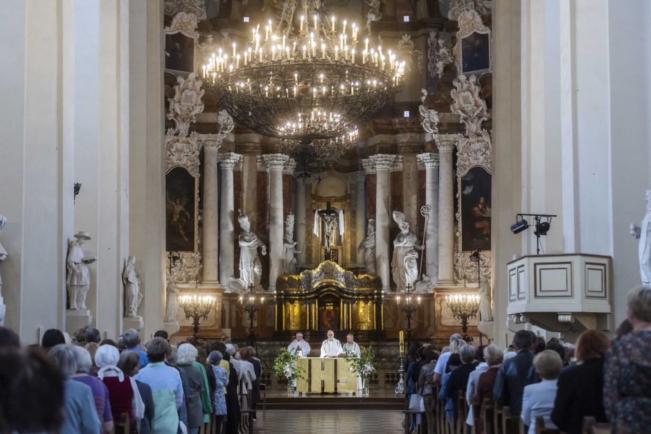 Kunigas A. Saulaitis SJ aukojo šv. Mišias už Z. Kelmickaitę