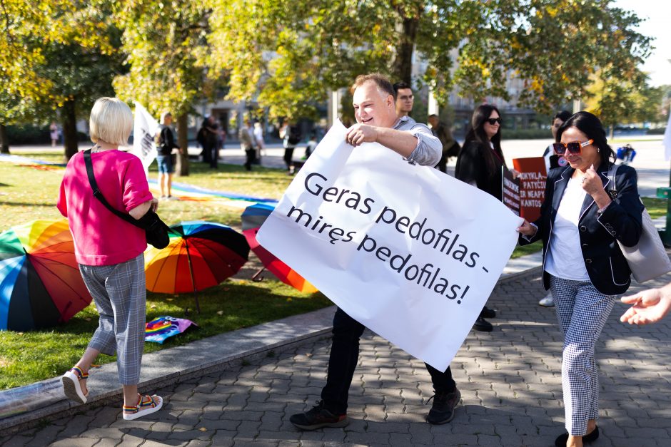 LBGTQ protestas nepraėjo be incidentų: policija pradėjo administracinę teiseną