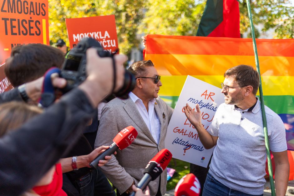 LBGTQ protestas nepraėjo be incidentų: policija pradėjo administracinę teiseną