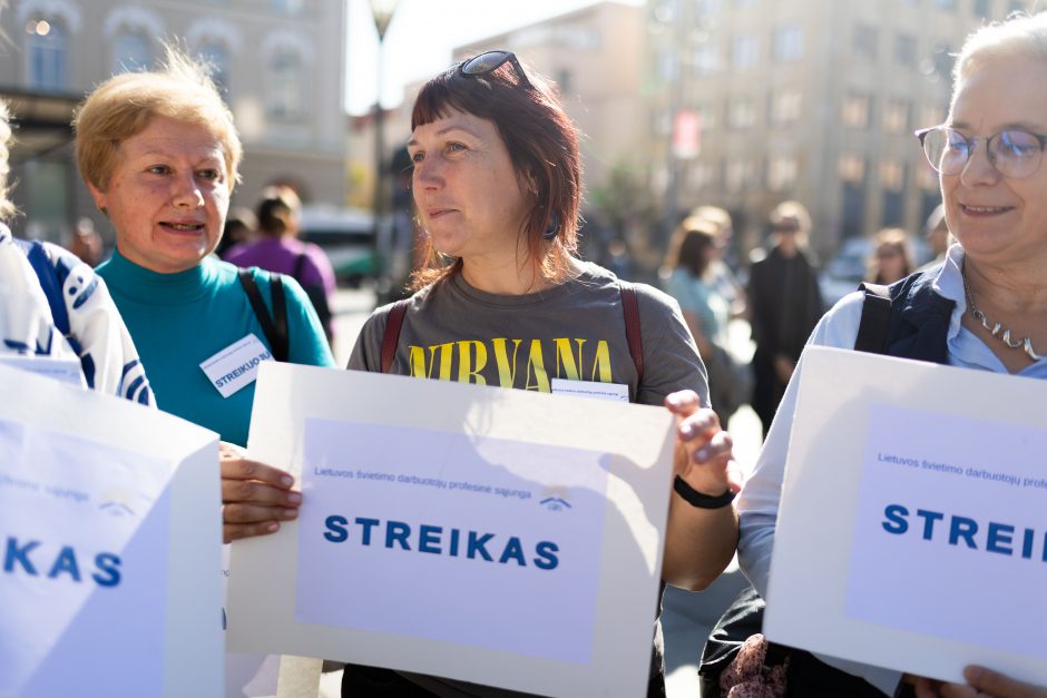 Nacionalinė švietimo agentūra: streikuoja per 2 tūkst. mokytojų, daugiausia – Klaipėdoje