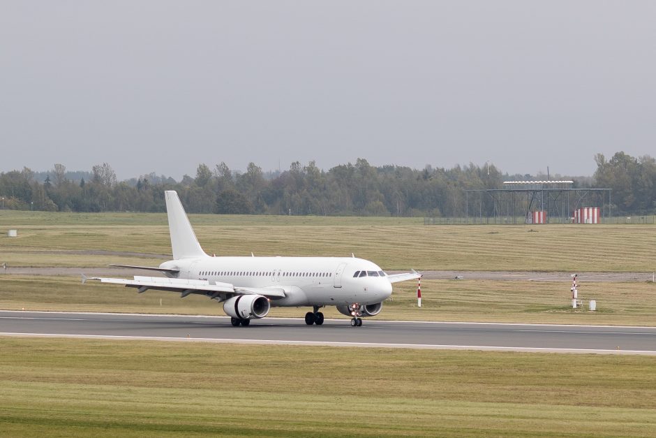 Vilniuje nusileido lėktuvas su 97 Lietuvos piliečiais iš Izraelio