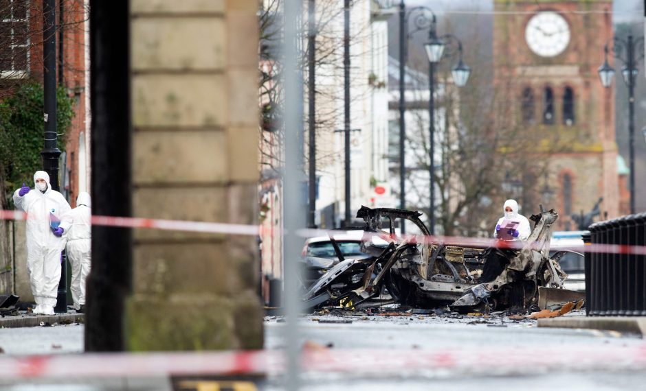 Šiaurės Airijoje prie teismo rūmų sprogo automobilyje padėta bomba