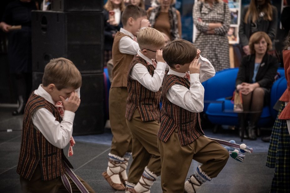 Vaikai tiesia gerumo ranką „Rugutės“ globojamiems sergantiems vaikams