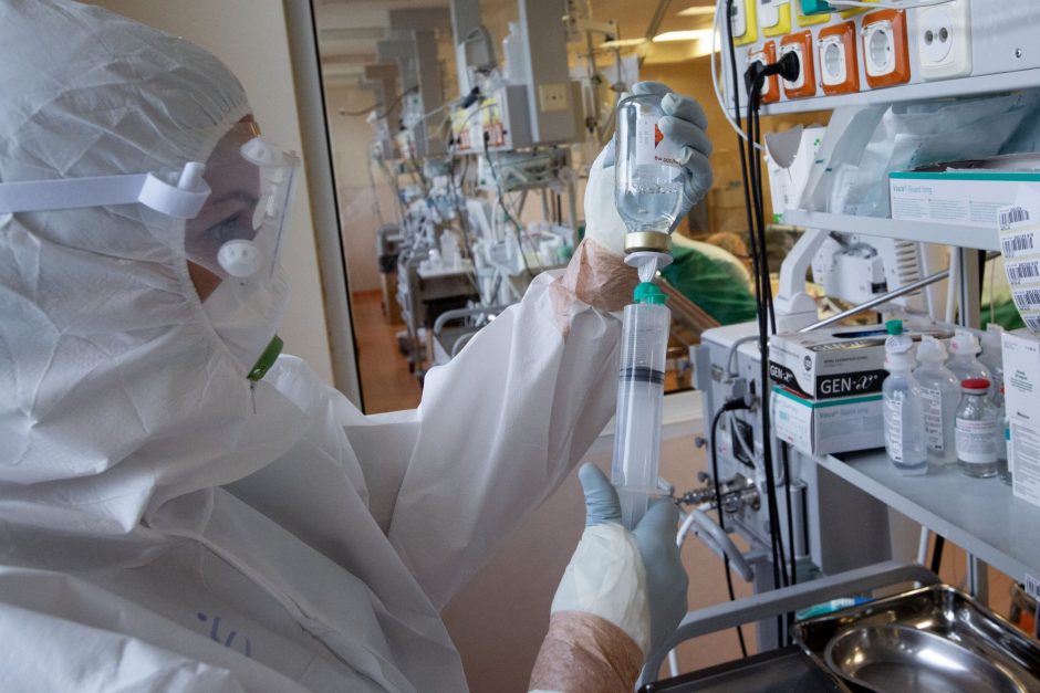 Santaros klinikose liko viena reanimacijos lova COVID-19 ligoniams: daugelis pacientų – neskiepyti 