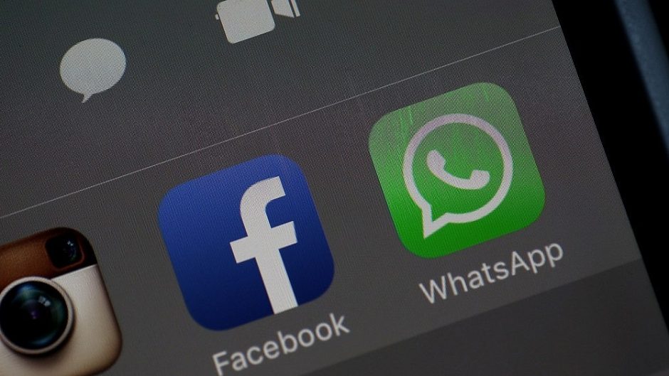 Mažėja „Facebook“ naujienų vartotojų, „WhatsApp“ auga