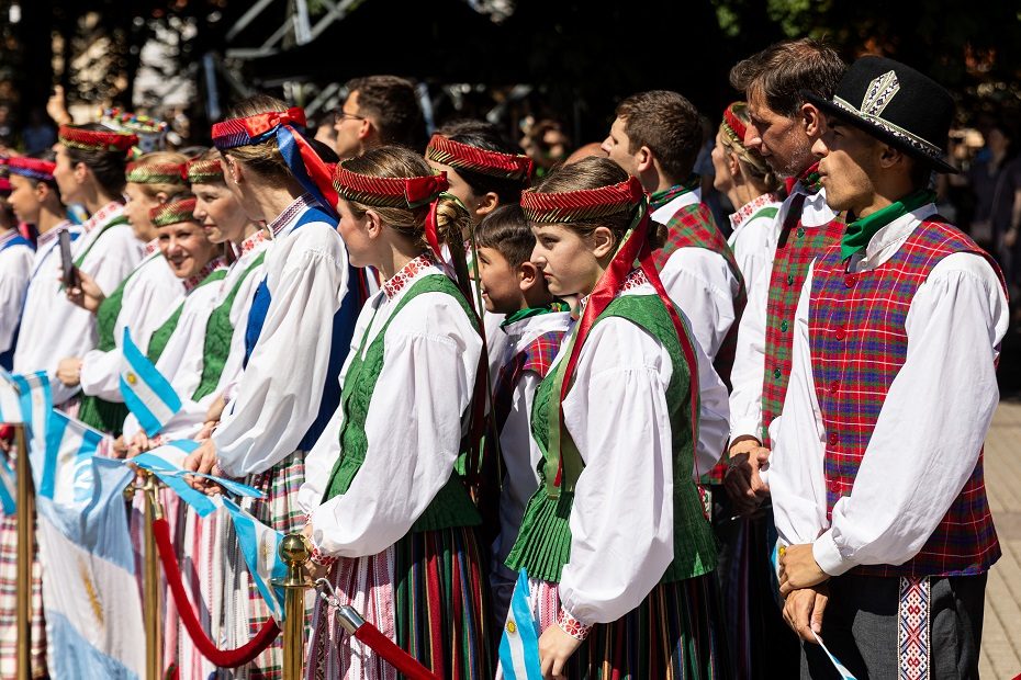 Kalnų parko estradoje Vilniuje – Ansamblių vakaras „Gyvybės medis“