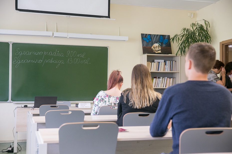 NŠA: tarpinį patikrinimą be pateisinimo praleidę moksleiviai į egzaminą atvykti negalės