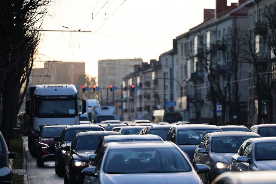 Kaune – automobilių avarijos ir spūstys