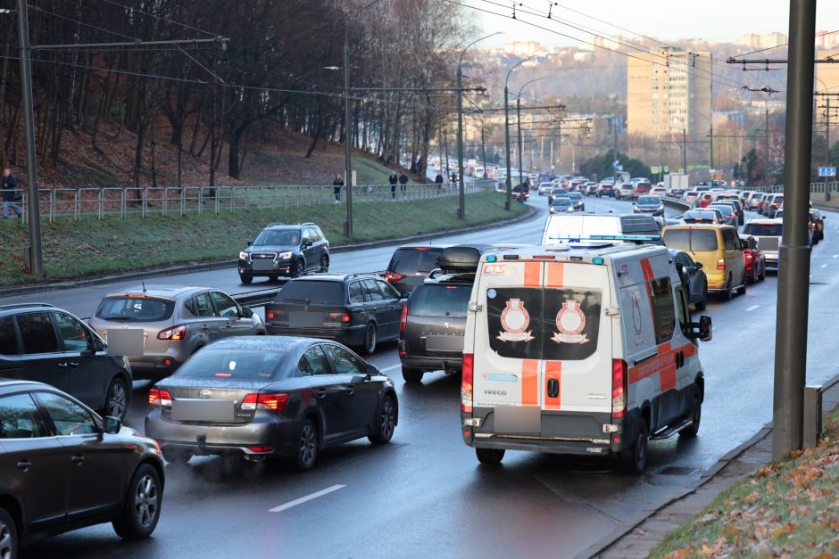 Kaune – automobilių avarijos ir spūstys