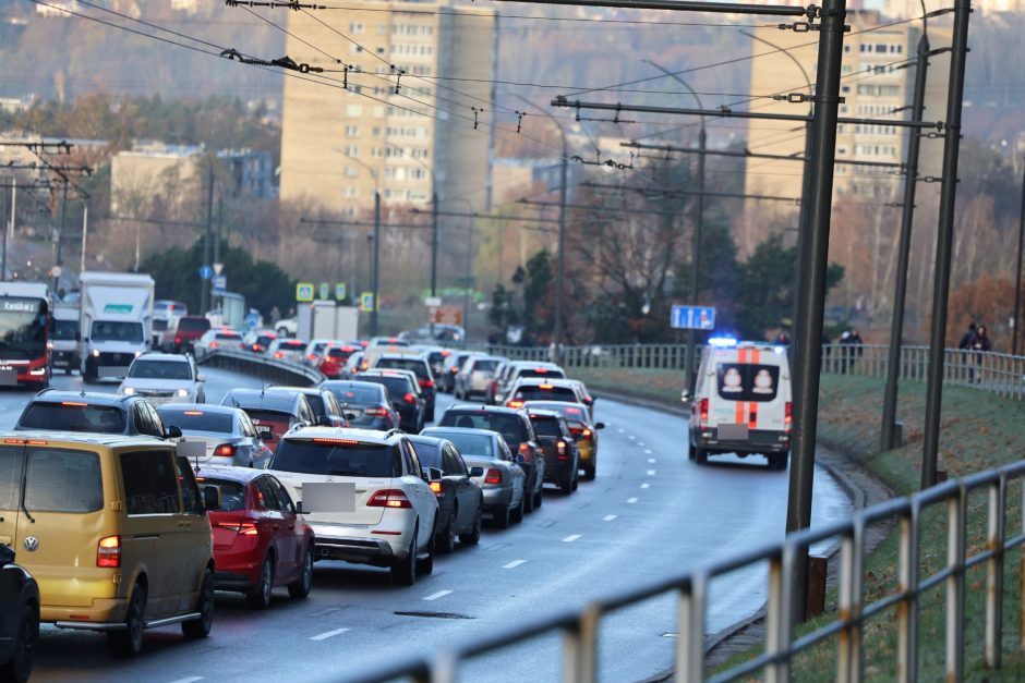 Kaune – automobilių avarijos ir spūstys