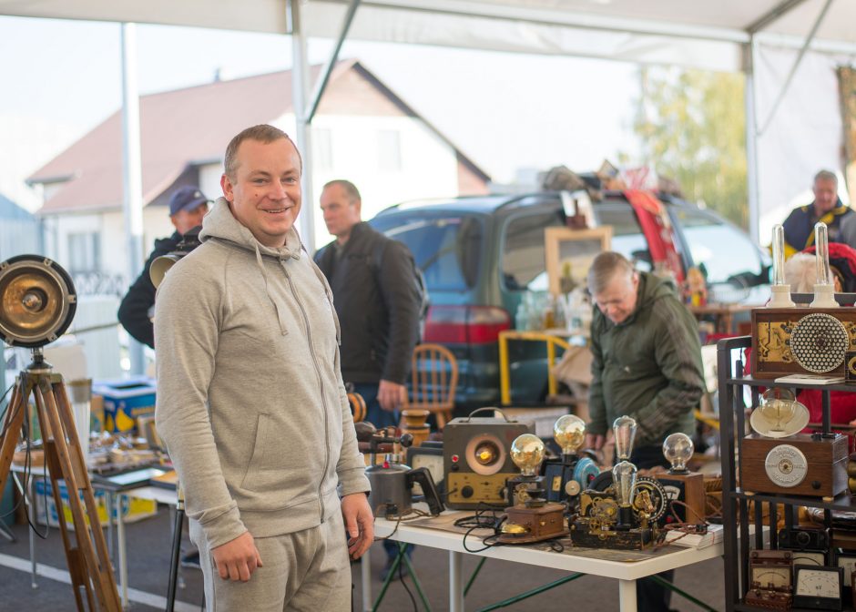 Talentingas Kauno rajono gyventojas sendaikčius paverčia unikaliais šviestuvais