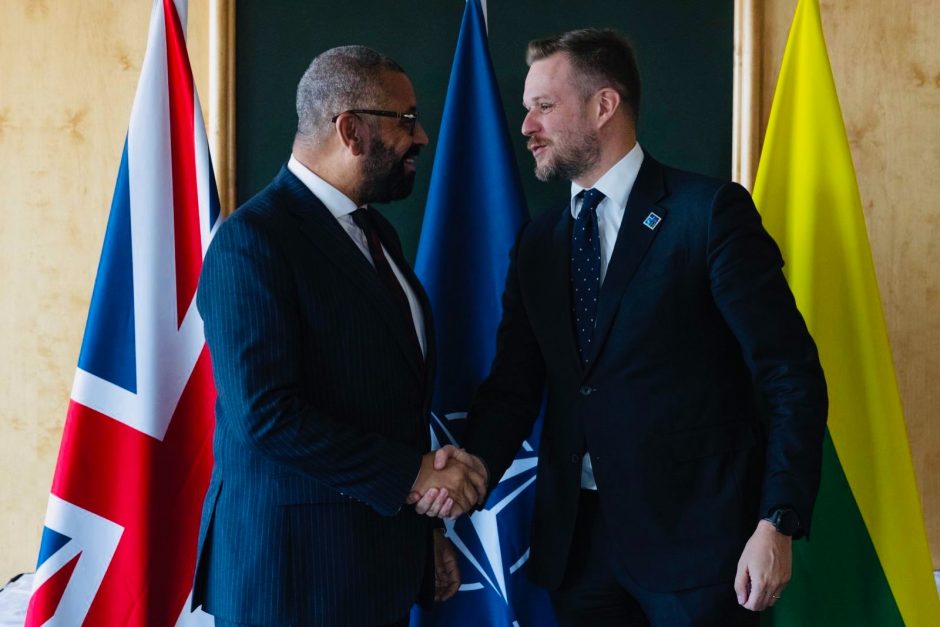 G. Landsbergis su Jungtinės Karalystės kolega aptarė pasirengimą NATO viršūnių susitikimui