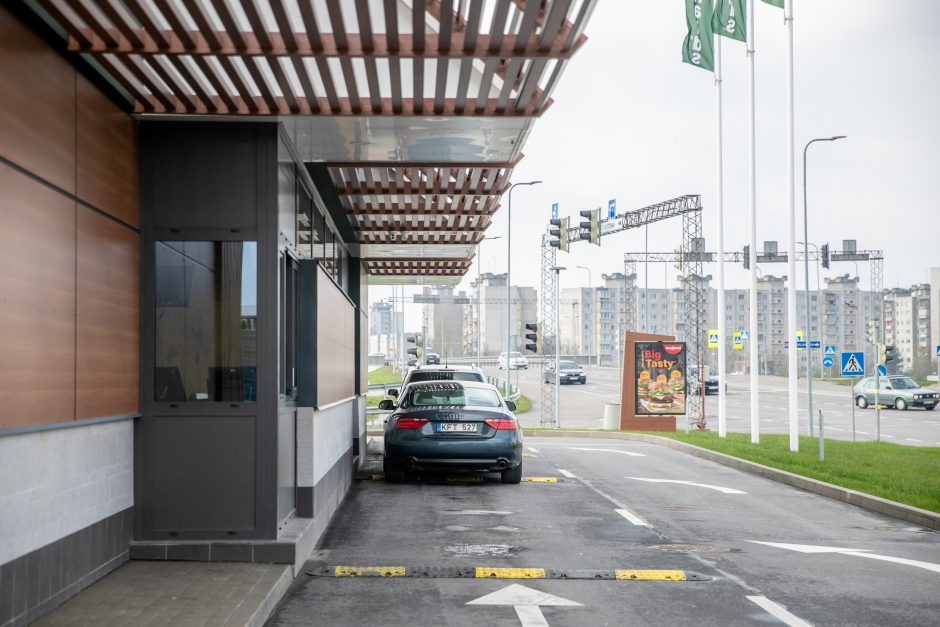 Savivaldybė apie automobilių spūstis prie „McDonald‘s“: ieškoma sprendimų