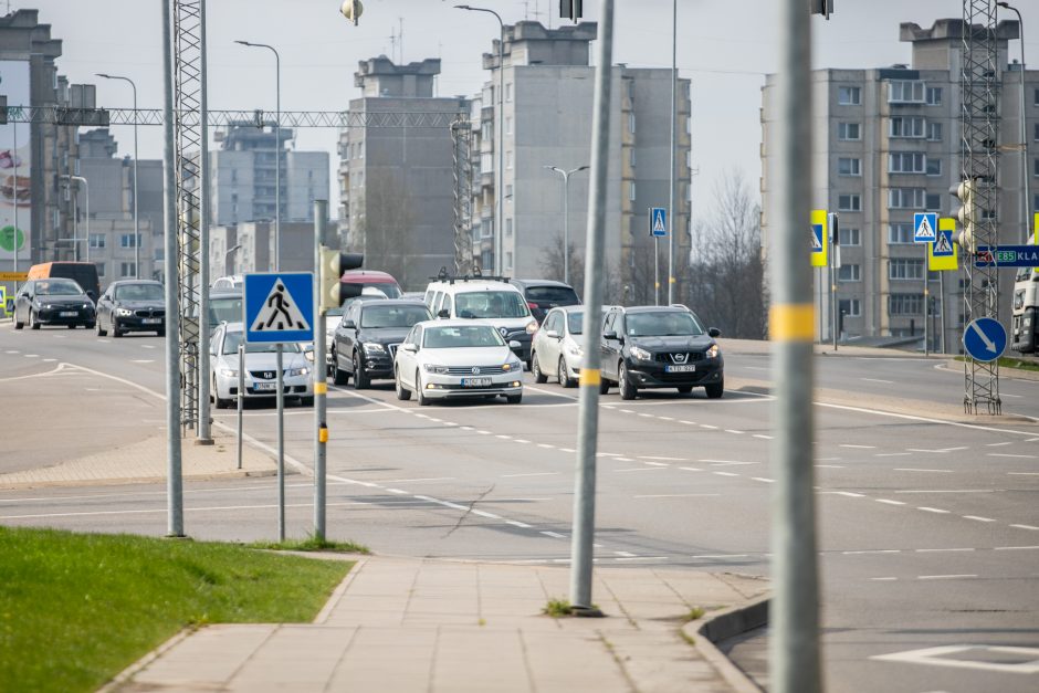 Savivaldybė apie automobilių spūstis prie „McDonald‘s“: ieškoma sprendimų