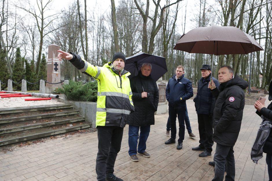 Skulptūrų parke – pasiruošimas minėjimui