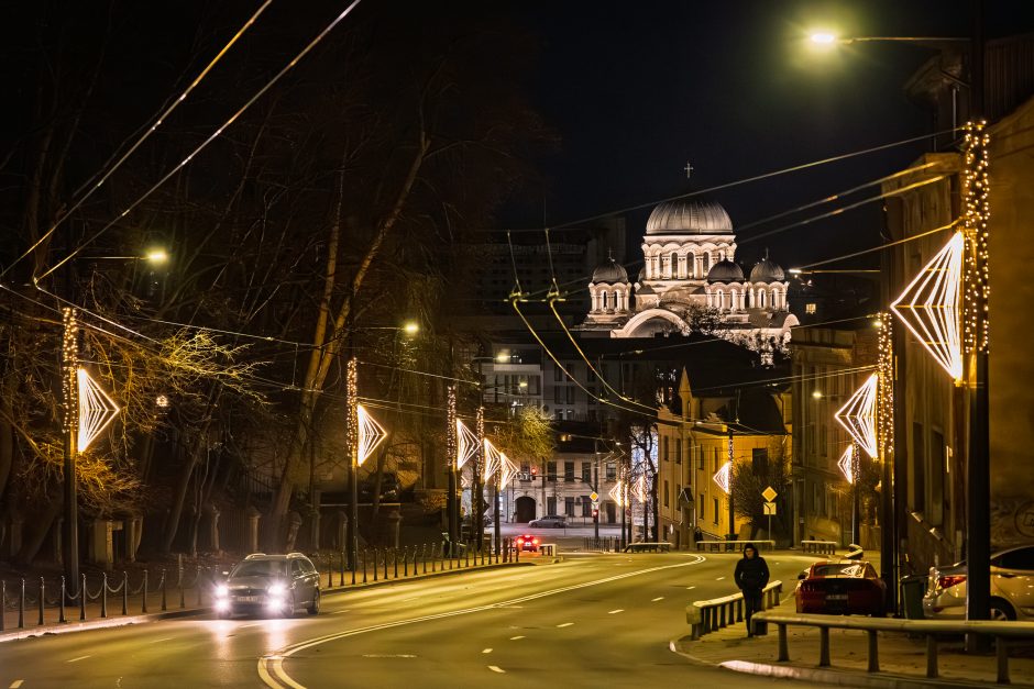 Kalėdiniai Kauno papuošimai jau džiugina praeivius