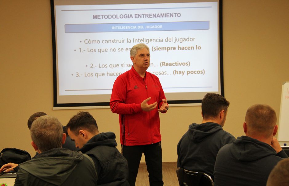 Lietuvoje pirmąkart surengti UEFA Futsal B licencijos trenerių mokymai