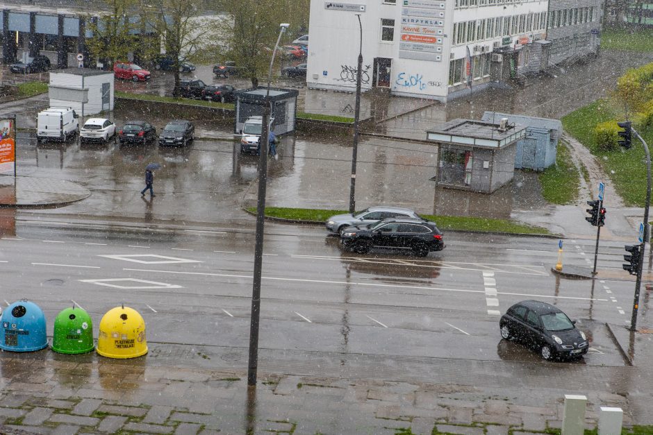 Šlabdriba ir sniegas kloja Kauną