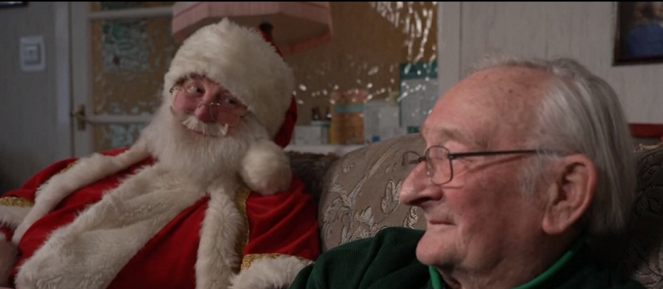 Kalėdų Senelis senjorui įteikė ypatingą dovaną – gyvybę