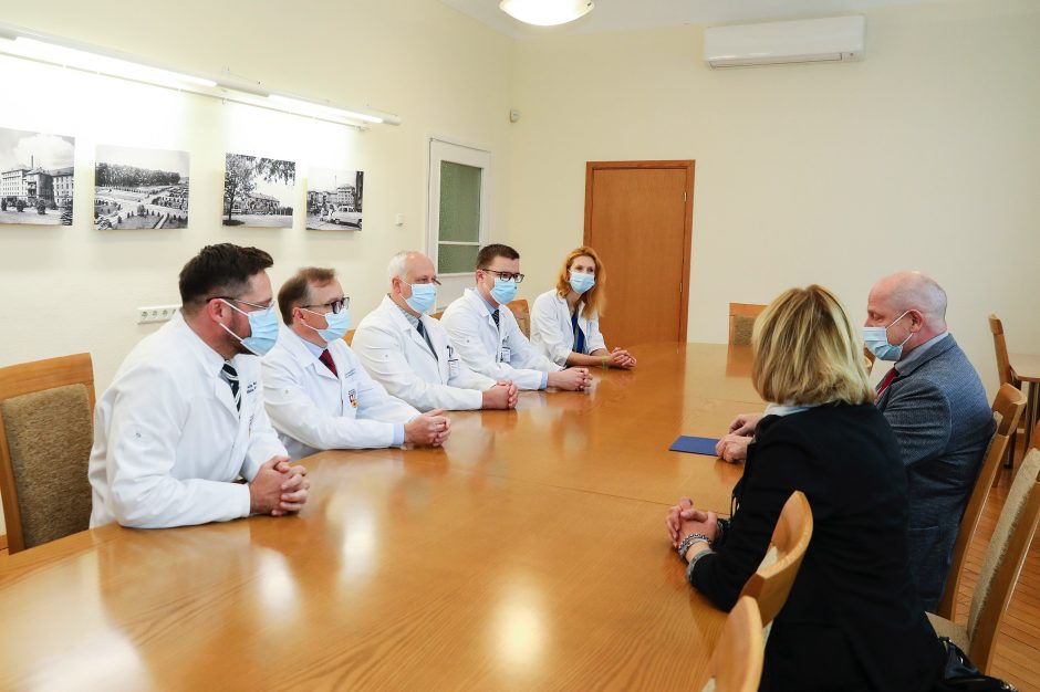Kauno klinikų medikai 162 dienas kovojo už čeko gyvybę: sulaukė įvertinimo