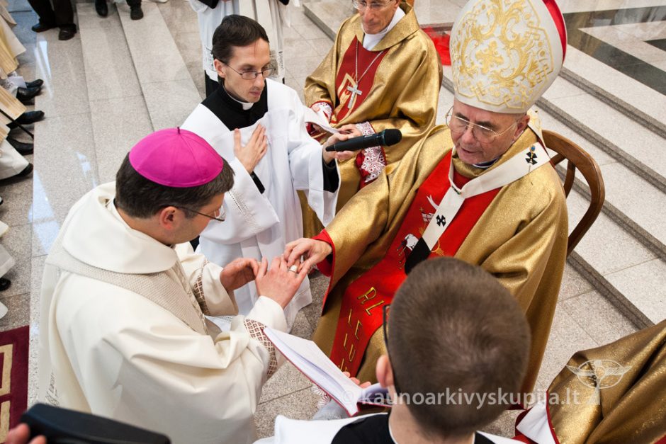 Lygiai prieš 10 metų vyskupu įšventintas dabartinis Kauno arkivyskupas metropolitas K. Kėvalas