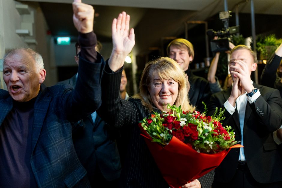 Socialdemokratai švenčia pergalę: plojimais pasitikta V. Blinkevičiūtė susigraudino