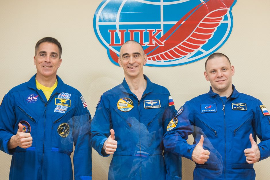Laikantis beprecedenčių saugumo priemonių, į TKS pakilo trys kosmonautai