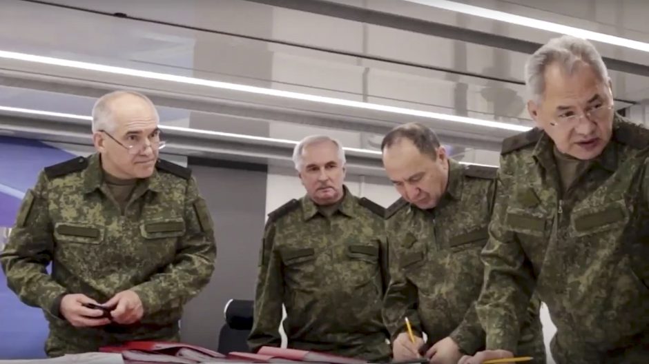 Rusija: gynybos ministras aplankė Rusijos karius Ukrainoje