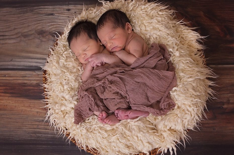 Itin retas atvejis: dvi gimdas turinti moteris susilaukė dvynukų