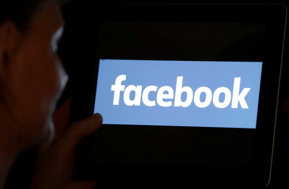  „Facebook“ sulauks baudos už duomenų nutekėjimo skandalą